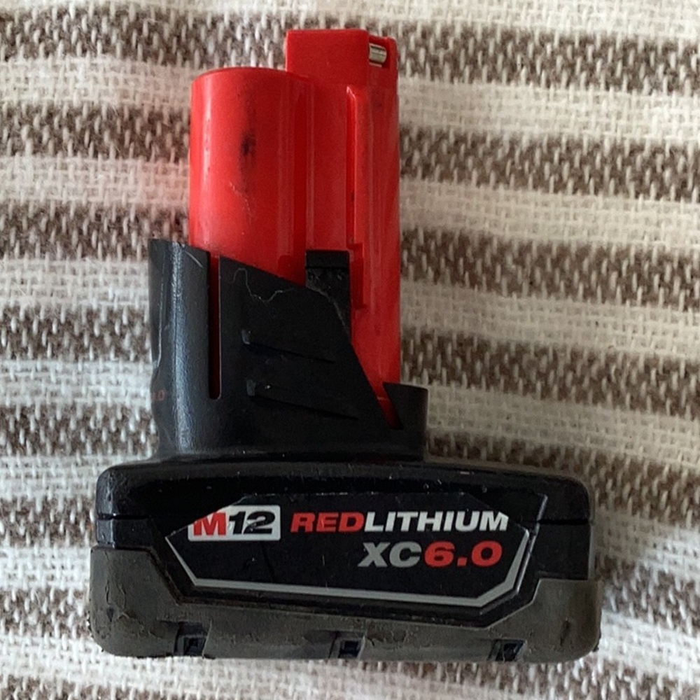 M12 REDLITHIUM XC6.0 Battery Pack Milwaukee brand - Picture 5 of 5